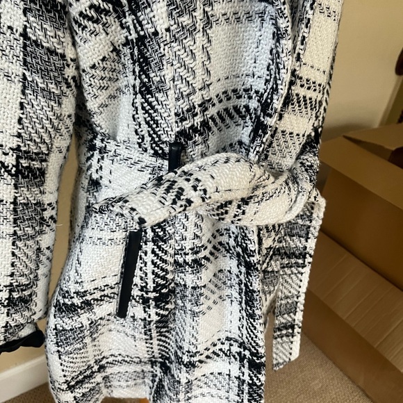 BCX white and black coat - Picture 4 of 4